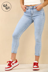 Light blue mid rise cropped skinny jeans for women, slim fit and 3/4 length