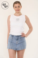 Stretchy Mid Rise Pleated Detail Denim Skorts in Blue