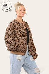 Cropped Quilted Oversize Bomber Jacket Winter Jacket in Leopard Print side